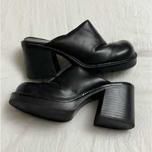Vintage 90’s Y2K Rampage Chunky Platform Slip On Mules Size 7.5 Retro Classic